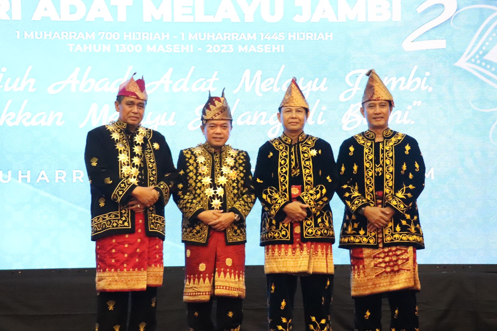 Kapolda Jambi Irjen Pol Rusdi Hartno Hadiri Kegiatan Peringatan Acara Puncak Hari Adat Melayu Jambi Ke 2   Tahun 2023 Di Gedung  Ratu Conventions Center