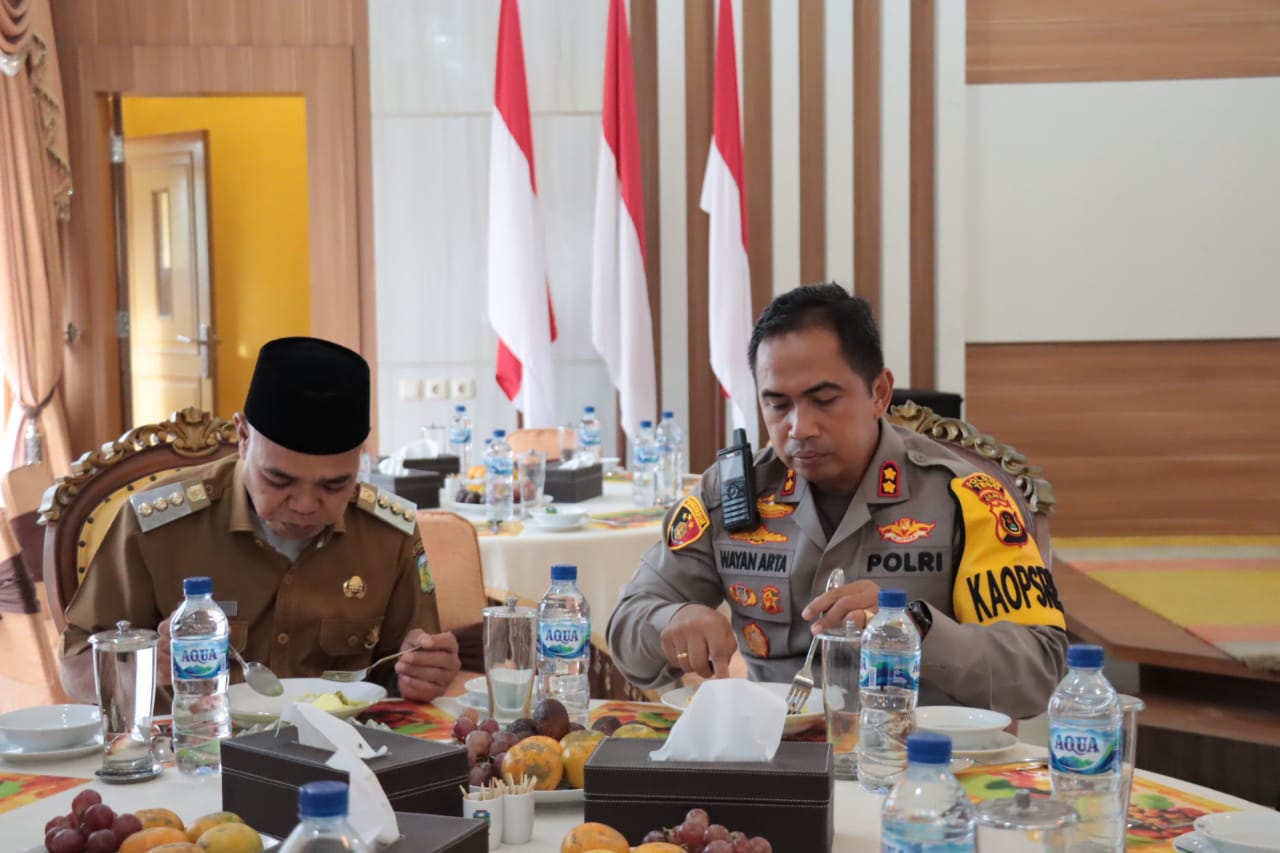 Kapolres Tebo Akbp l Wayan Arta  Ariana  SH. S. Ik. MH  Kuker Ke Pondopo Bupati Tebo Dan Sekaligus Silahturahmi Kepada Pj Bupati Tebo H. Aspan ST