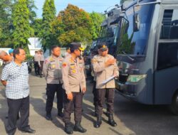 Kapolres Tebo Akbp l Wayan Arta Ariawan SH. S. ik. MH. Melaksanakan Pengecekan Ranmor Dinas Polri Roda 2 Dan Roda 4 Di halaman Apel Polres Tebo