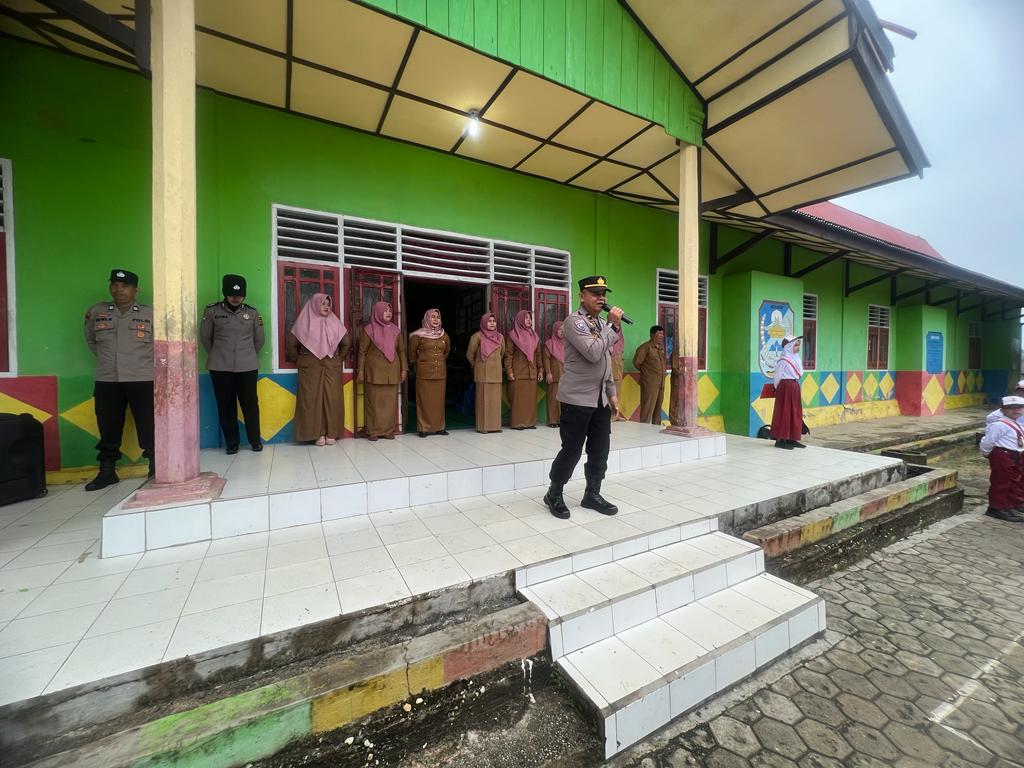 Kompol. Nursan Subagyo. Menumbuhkan Jiwa Nasionalisme/ Rasa Cinta Terhadap NKRI dengan Pelaksanaan Upacara Bendera