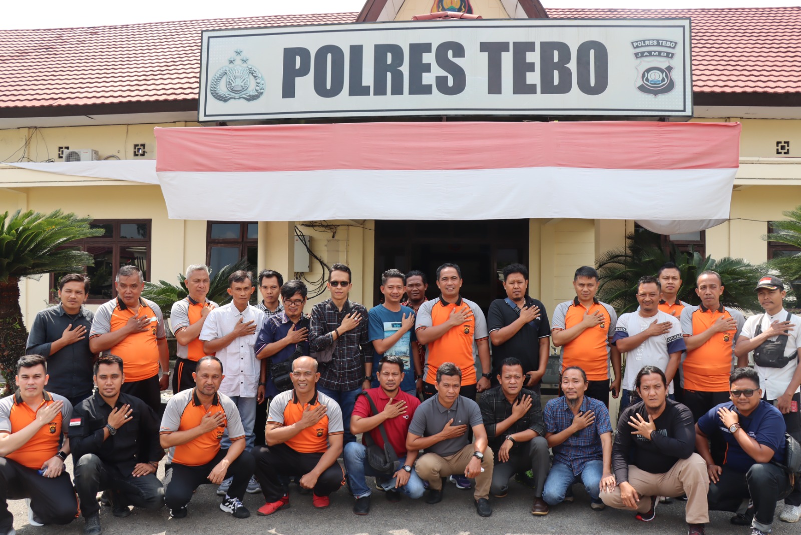 Kapolres Tebo Akbp l Wayan Arta Ariawan, SH  S. Ik MH Menggelar Acara Coffee Morning Di Ruang Video Confference Mapolres Tebo Bersama Insan Pers Di kabupaten Tebo