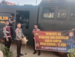 Samapta Polres Merangin Gelar Pembagian Air Bersih pada warga yang terdampak EL NINO.