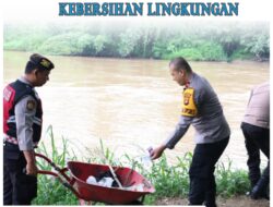 AKBP. Ruri Roberto. SH. S.IK., M.M. M.tr. SOU . Personil Polres Merangin Laksanakan Goyong Royong di Bantaran Sungai Batang Mesumai