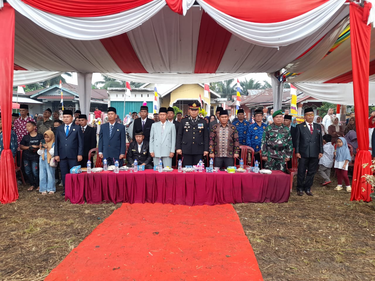 Iptu. Ramadhan Agustiansyah. SH. Hadiri Upacara Kenegaraan Detik Detik Proklamasi di Lapangan Desa Kungkai