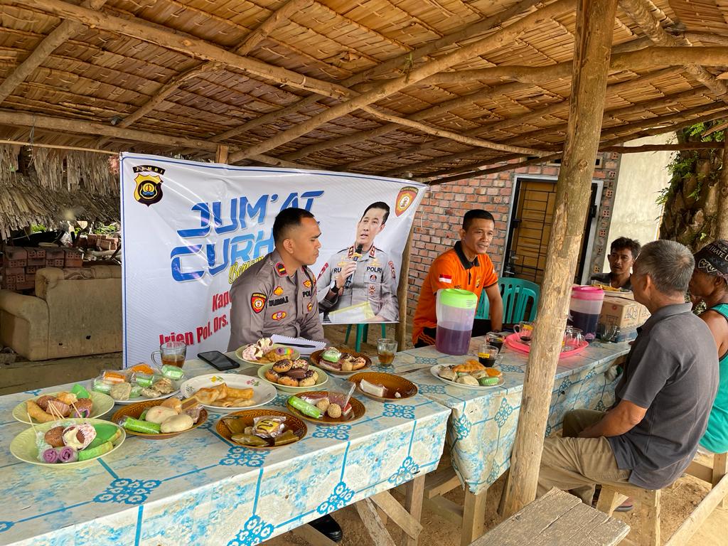 Polda Jambi Terus Laksanakan Kegiatan Jumat Curhat Membuka Ruang Untuk Menyampaikan Aspirasi Serta Kritik Kepada Polri