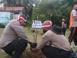 Polda jambi Melakukan Bakti Sosial Penanaman Pohon Dengan Tema  ” Polri Lestarikan Negeri  Penghijauan Sejak Dini ” Di Spn Polda Jambi