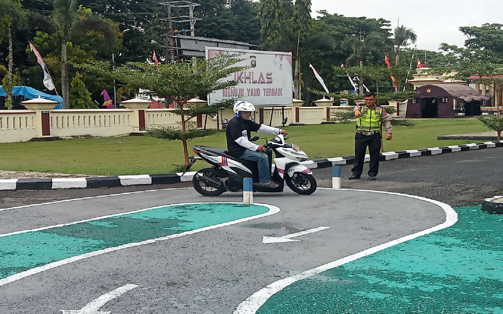 AKP Bambang Soestyo. SH.MH. Gunakan Sirkuit Baru, Satlantas Polres Merangin Permudah Uji Praktek SIM C