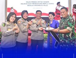 Kapolda Jambi Irjen Pol Rusdi Hartono  Membuka Kegiatan Syukuran Hari Jadi  Ke 75 Polwan Republik Indonesia Di Gedung Maulidia Convention Center