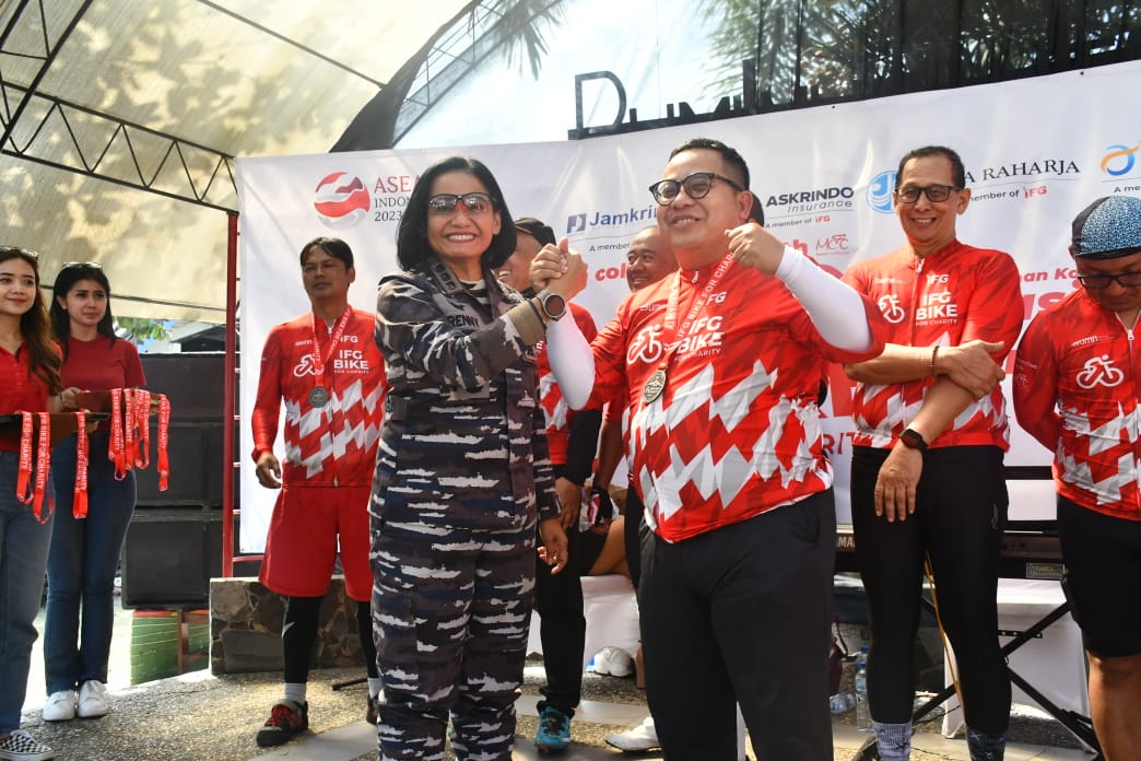 Danlanal Bandung Lepas Peserta IFG Bike For Charity di Tasikmalaya