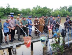 Lanal Lhokseumawe Gelar Kali Bersih dan Pelepasan The Rising Tide Cek Point Lhokseumawe