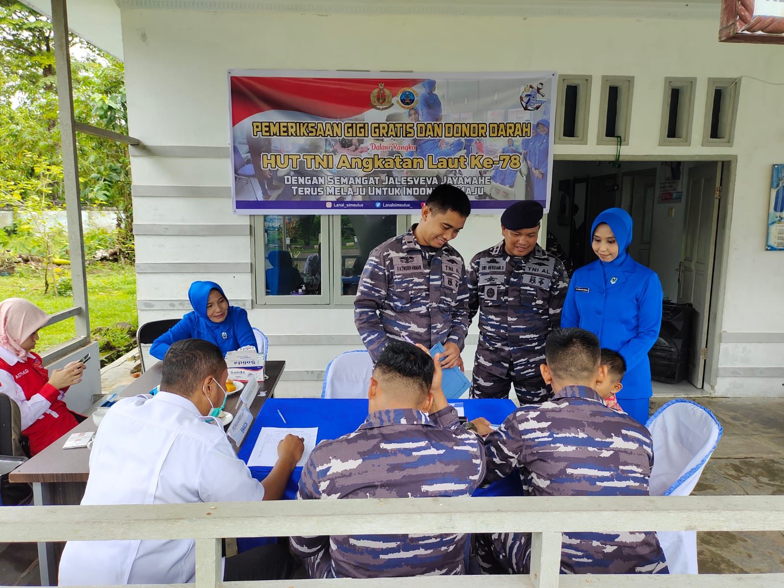 Sambut HUT TNI AL, Lanal Simeulue Laksanakan Pengabdian Masyarakat Berupa Pemeriksaan Gigi Gratis dan Donor Darah