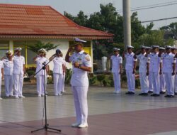 Penuh Khidmat Prajurit Lanal Bengkulu Saat Laksanakan Ziarah Rombongan dan Tabur Bunga Serta Doa Bersama