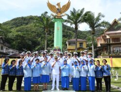 Peringati HUT TNI AL Ke-78, Keluarga Besar Lanal Sibolga Laksanakan Ziarah di TMP Sibolga Untuk Mengenang Jasa Pahlawan