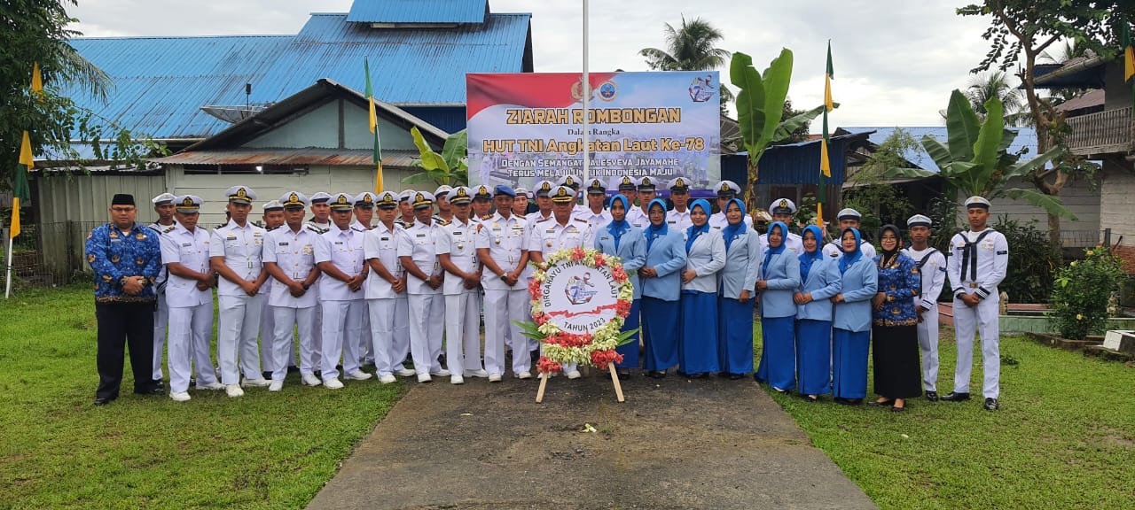 Mengenang Jasa Para Pahlawan, Lanal Simeulue Laksanakan Ziarah Rombongan di Taman Makam Bahagia Sinabang