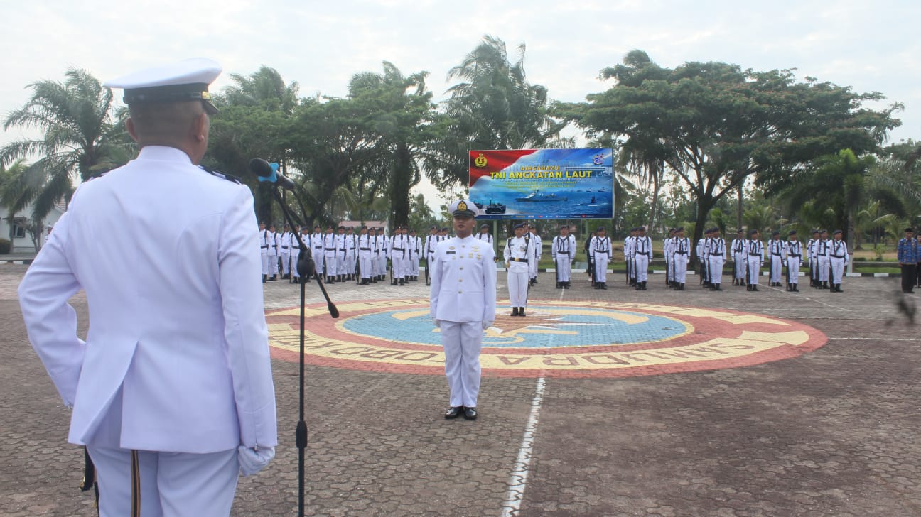 Upacara HUT Ke-78 TNI AL, Palaksa Lanal Bengkulu Bacakan Amanat Panglima TNI