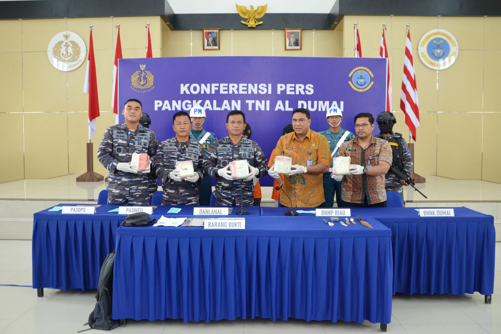 Lanal Dumai dan Satgas Ops Intelmar Koarmada I Gagalkan Penyelundupan 5 Kg Narkoba Dari Malaysia