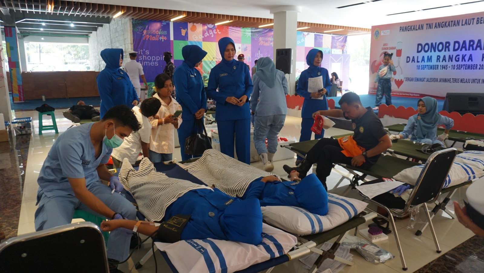 Lanal Bengkulu Gelar Donor Darah dan Sosialisasi Penerimaan TNI AL di Bencoolen Indah Mall