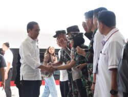 Komandan Lanal Bandung Bersama Unsur Forkopimda Jawa Barat Sambut Presiden RI Dalam Rangka Kunjungan Kerja di Wilayah Jawa Barat