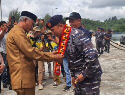 Lanal Simeulue Bersama Forkopimda Simeulue Sambut KRI Cut Nyak Dien-375 Dalam Misi Ekspedisi Rupiah Berdaulat 2023