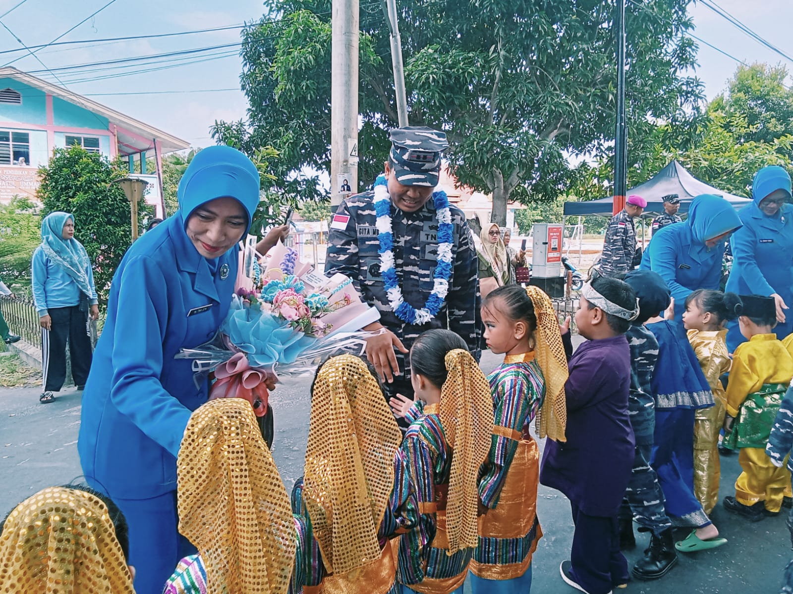 Danlanal Bintan Didampingi Ketua Cabang 5 Korcab IV DJA I Laksanakan Kunker Ke Yayasan TK Hang Tuah 03 Batam di Belakang Padang