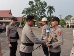 Kapolres Tebo Akbp I Wayan Arta Ariawan  SH. S. Ik MH  Pimpin Langsung Upacara Pemberhentian Tidak Hormat  Kepada Personel Polres Tebo Yang Melanggar