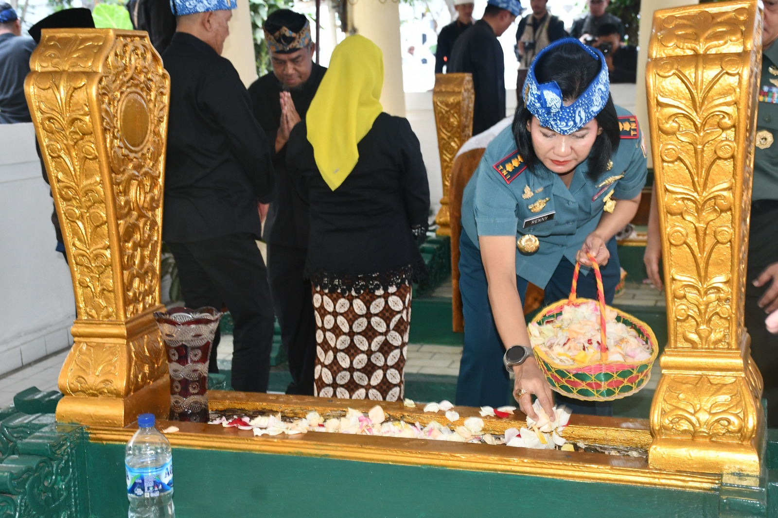 Dalam Rangka Peringatan Hari Jadi Kota Bandung (HJKB) Ke-213, Komandan Lanal Bandung Hadiri Ziarah Makam Leluhur Pendiri Kota Bandung