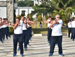 Pangkoarmada I Laksanakan Olahraga Bersama Personel Lantamal XII