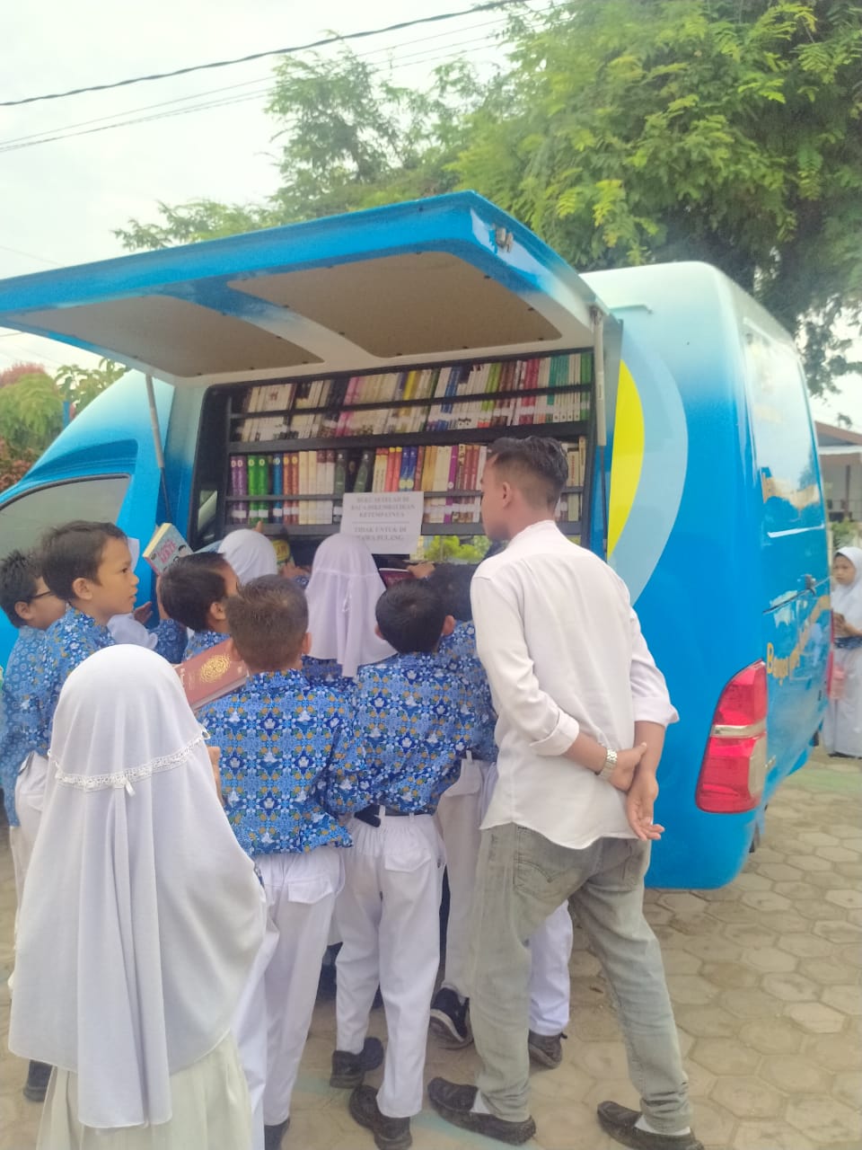 Tumbuhkan Minat Baca Dikalangan Pelajar :  Dinas Perpustakaan Dan Kearsipan Kota Langsa Kerahkan Mobil Keliling Kesekolah