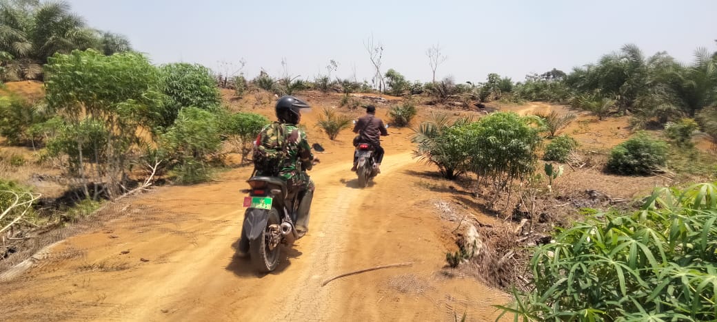 Pasca Kebakaran lahan kebun,personil Polsek Tabir Selatan dan Satgas Gabungan laksanakan Patroli Antisipasi kejadian Karhutla