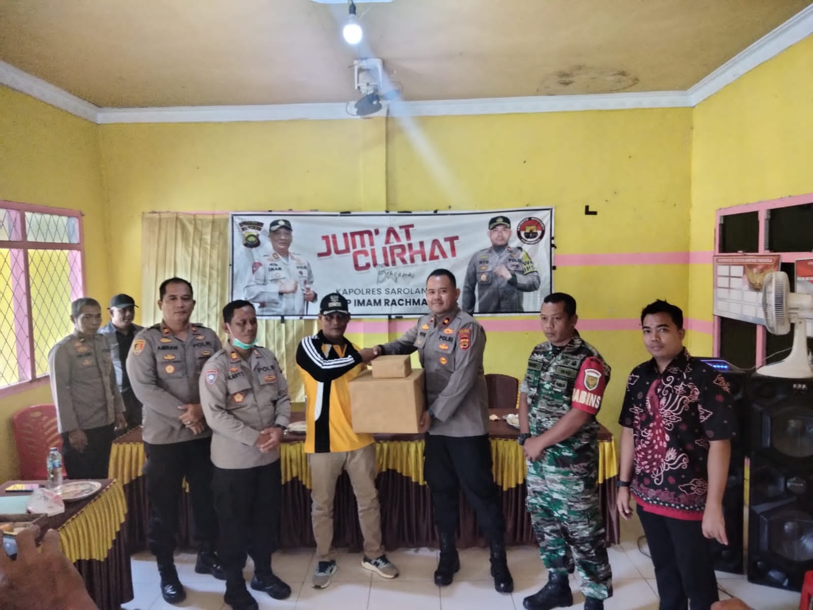 Jumat Curhat Waka Polres Sarolangun Tanggapi Berbagai Persoalan Warga Desa Siliwangin