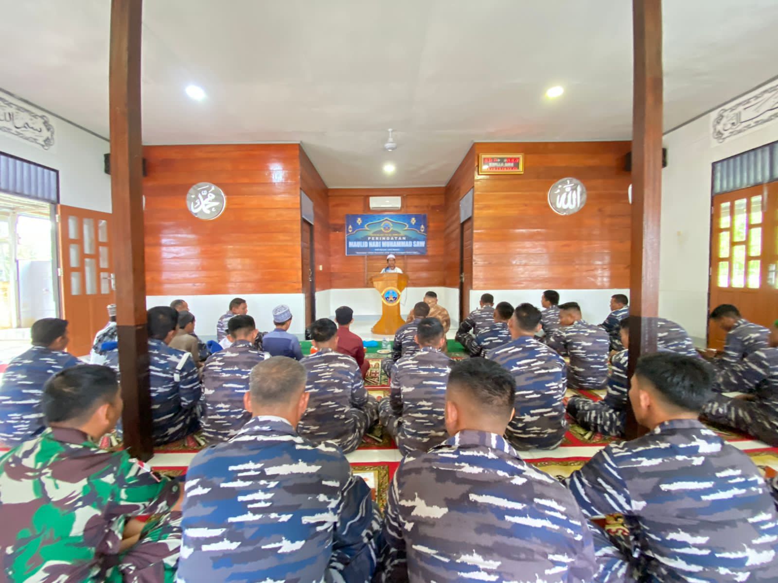 Keluarga Besar Lanal Simeulue Bersama Santri Pondok Pesantren Peringati Maulid Nabi Muhammad SAW 1445 H/2023 M