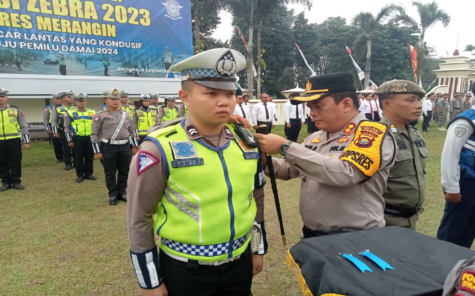 Kapolres Merangin Pimpin Apel Gelar Pasukan Operasi Zebra Tahun 2023 di Polres Merangin ” Kamseltibcar Lantas Yang Kondusif Menuju Pemilu Damai 2024.