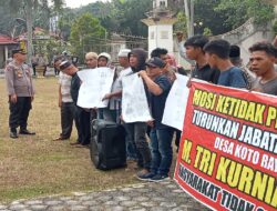 Laksanakan Pengaman Pada Aksi Unjuk Rasa,Kapolres Merangin Perintahkan Laksanakan tugas dengan Humanis dan kekeluargaan