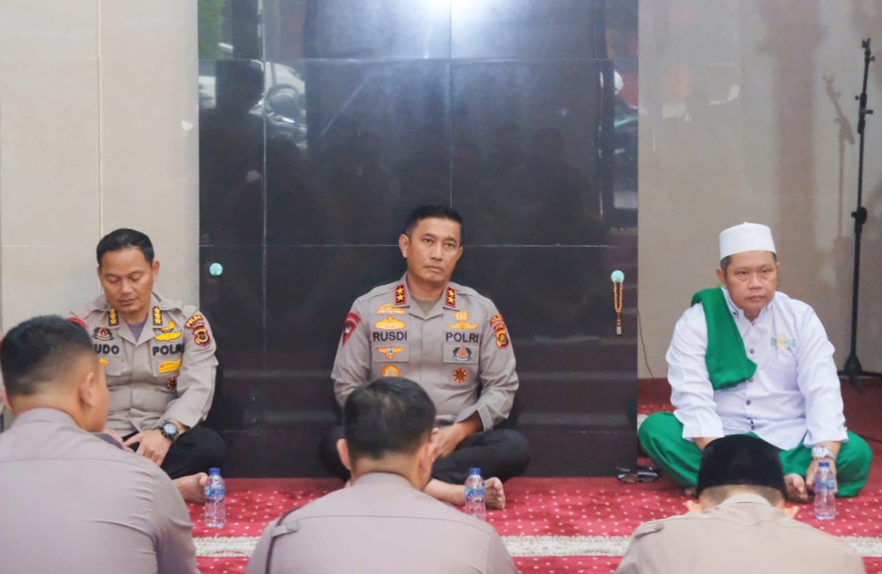 Kepolisian Daerah Jambi Menggelar Acara Peringatan Maulid Nabi Muhammad SAW Di Masjid Al Ikhlas Polda Jambi