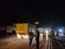 Masyarakat Keluhkan Mobil Batubara yang lewat Jam Operasional, Kasat Lantas Polres Sarolangun Turun langsung Pantau dan Tertibkan.