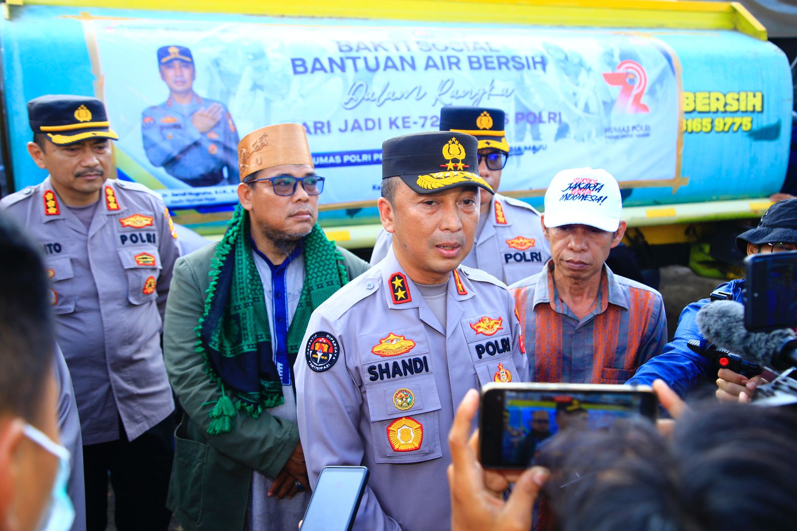 Divisi Hubungan Masyarakat Polri Menggelar Bakti Sosial Di Wilayah Penjaringan Jakarta Utara