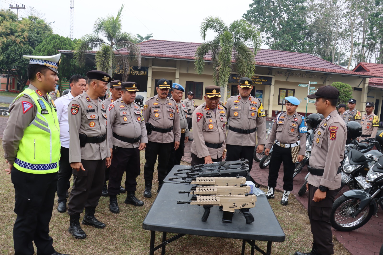 Kapolres Sarolangun AKBP Imam Rachman, S.IK Pimpin Apel kesiapan Operasi Mantap Brata Sambut Pemuli 2024