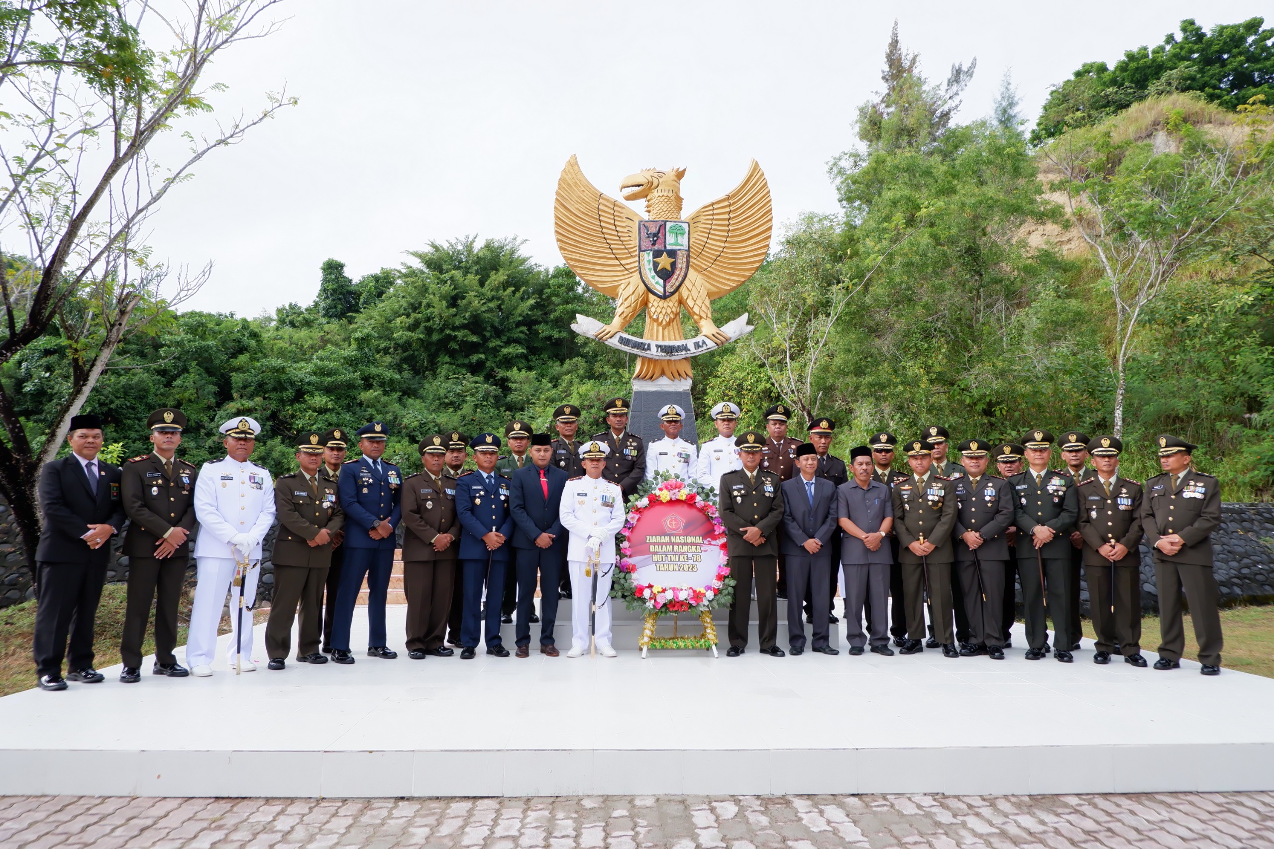 Danlanal Lhokseumawe Bertindak Sebagai Irup Ziarah Nasional Dalam Rangka HUT Ke-78 TNI Tahun 2023