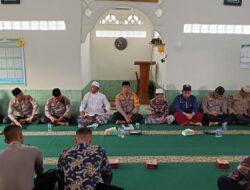 Kapolres Tebo Akbp  I Wayan Arta Ariawan. SH. S. I. K. MH Beserta Ibu Menghadiri Maulid Nabi Muhammad  S. A. W Di Masjid  Al Mukmin Polres Tebo