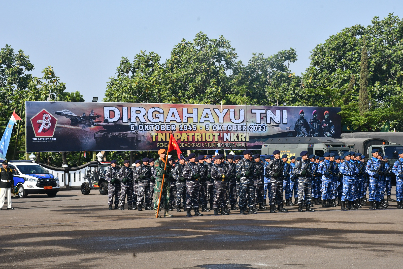 Prajurit Lanal Bandung Ikuti Upacara Parade dan Defile Peringatan HUT Ke-78 Tentara Nasional Indonesia Tahun 2023