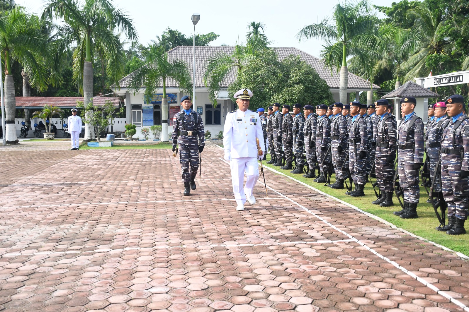 TNI Patriot NKRI Mengawal Demokrasi Untuk Indonesia Maju, Lanal TBA Peringati HUT TNI Ke-78.