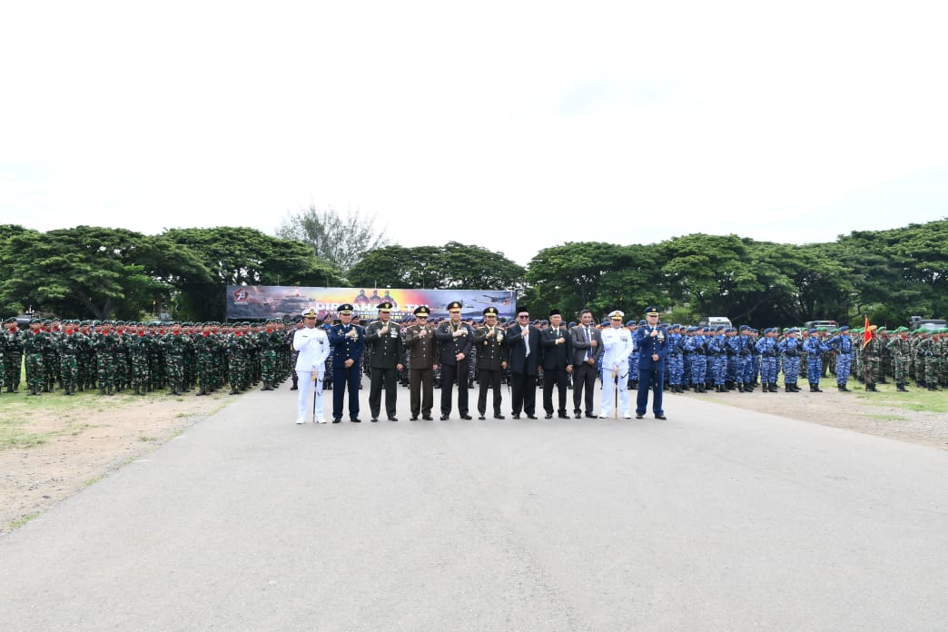 Komandan Beserta Prajurit Lanal Sabang Ikuti Upacara Parade dan Defile Peringatan HUT Ke-78 TNI Tahun 2023 di Banda Aceh