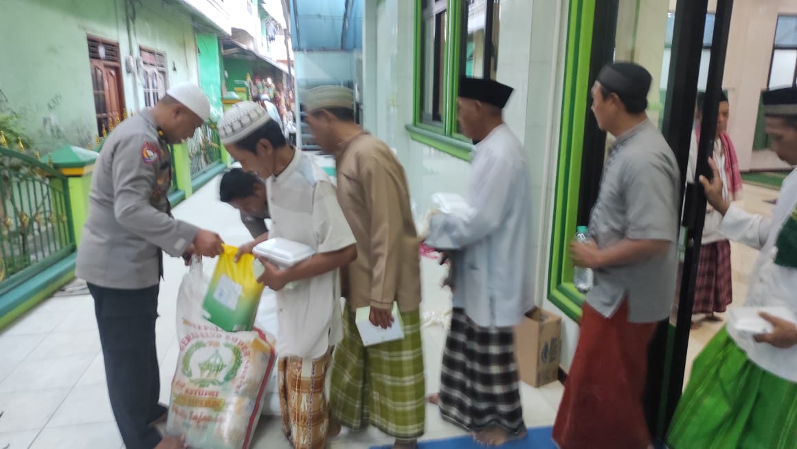 Dirbinmas Polda Metro Sholat Subuh Keliling Di Masjid Jami Al Faizin Pademangan Jakarta Utara