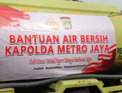 Kapolda Metro Jaya Berikan Bantuan 24 Tangki Air Bersih Ke Masyarakat Tangerang