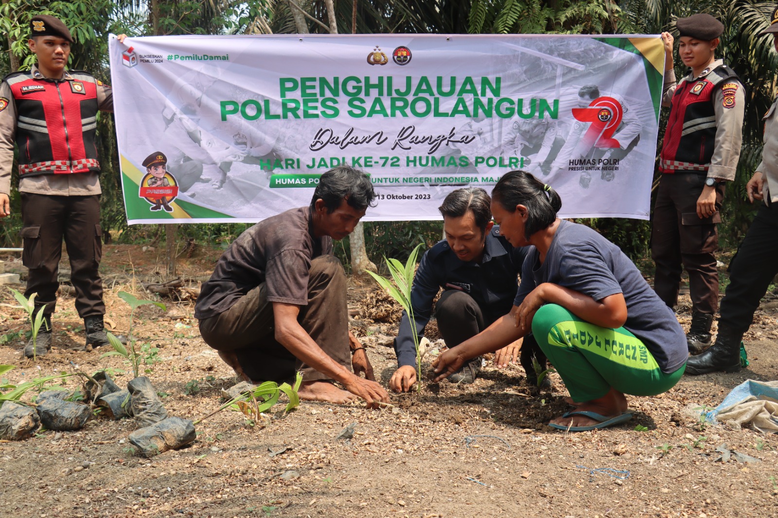 Dalam rangka HUT Humas Polri ke-72, Polda Jambi beserta Polres Jajaran laksanakan penanaman pohon secara serentak seluruh Indonesia