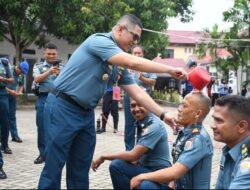 Danlanal TBA Pimpin Acara Kenaikan Pangkat Perwira dan Bintara Dilanjutkan Jam Komandan Kepada Seluruh Prajurit