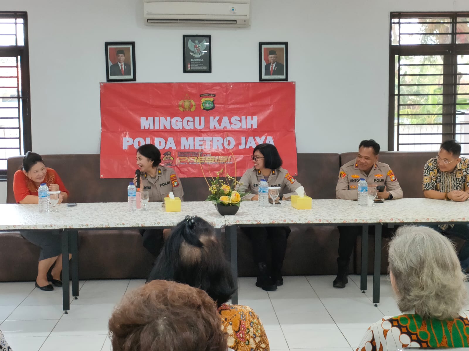 Minggu Kasih Di Wilayah Hukum Polsek Benda, Kapolsek : Program Menampung Aduan Masyarakat