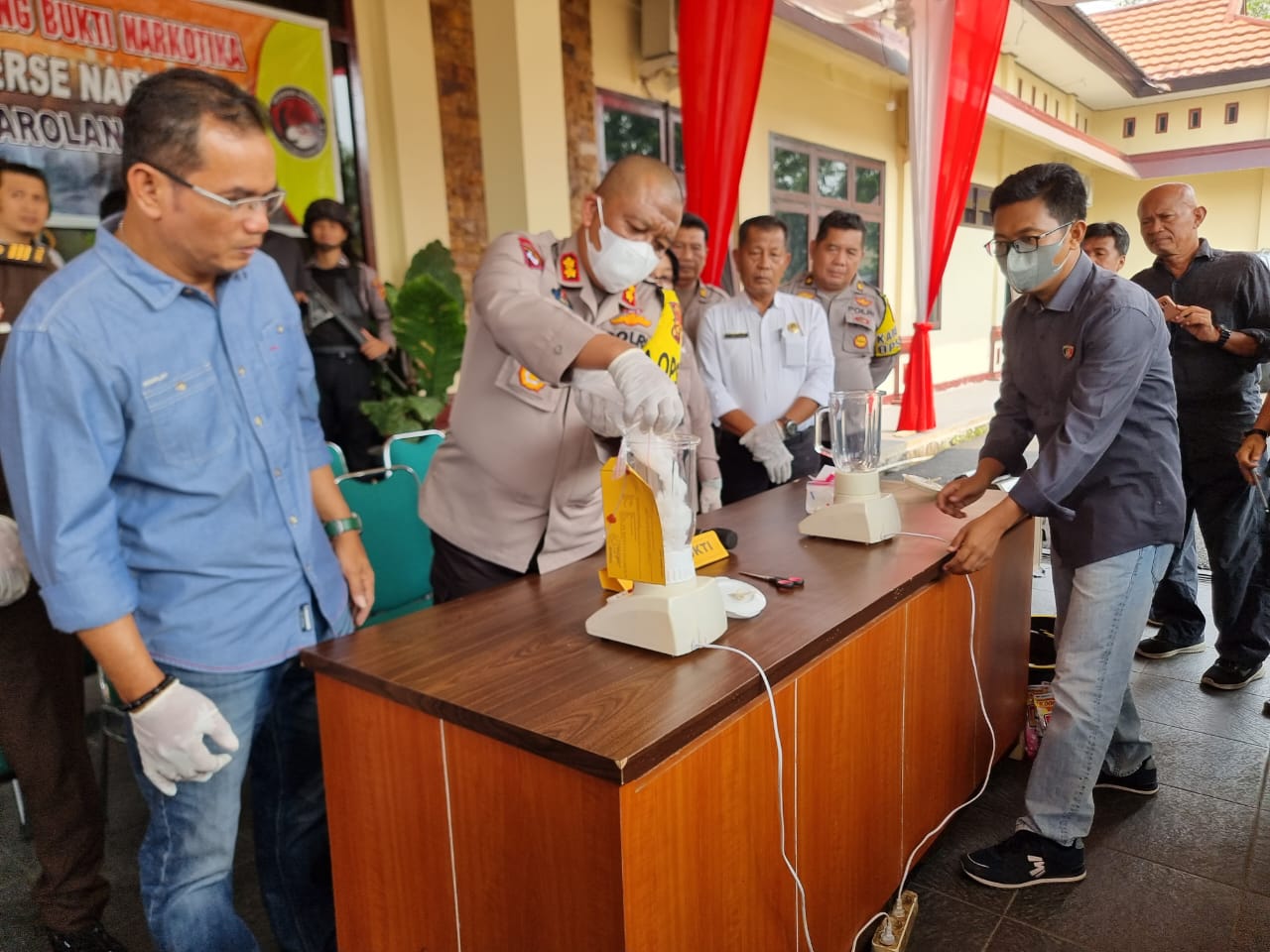 Kapolres Sarolangun Akbp. Imam Rachman. S.IK. Laksanakan Press Release ungkap Kasus Tindak Pidana Narkotika