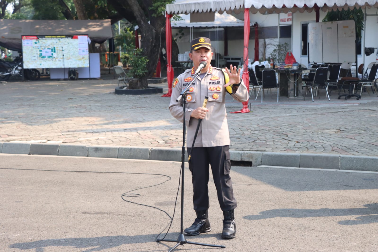 Polda Metro Jaya Kawal Elemen Mahasiswa yang akan Menyampaikan Aspirasi di Gedung MK