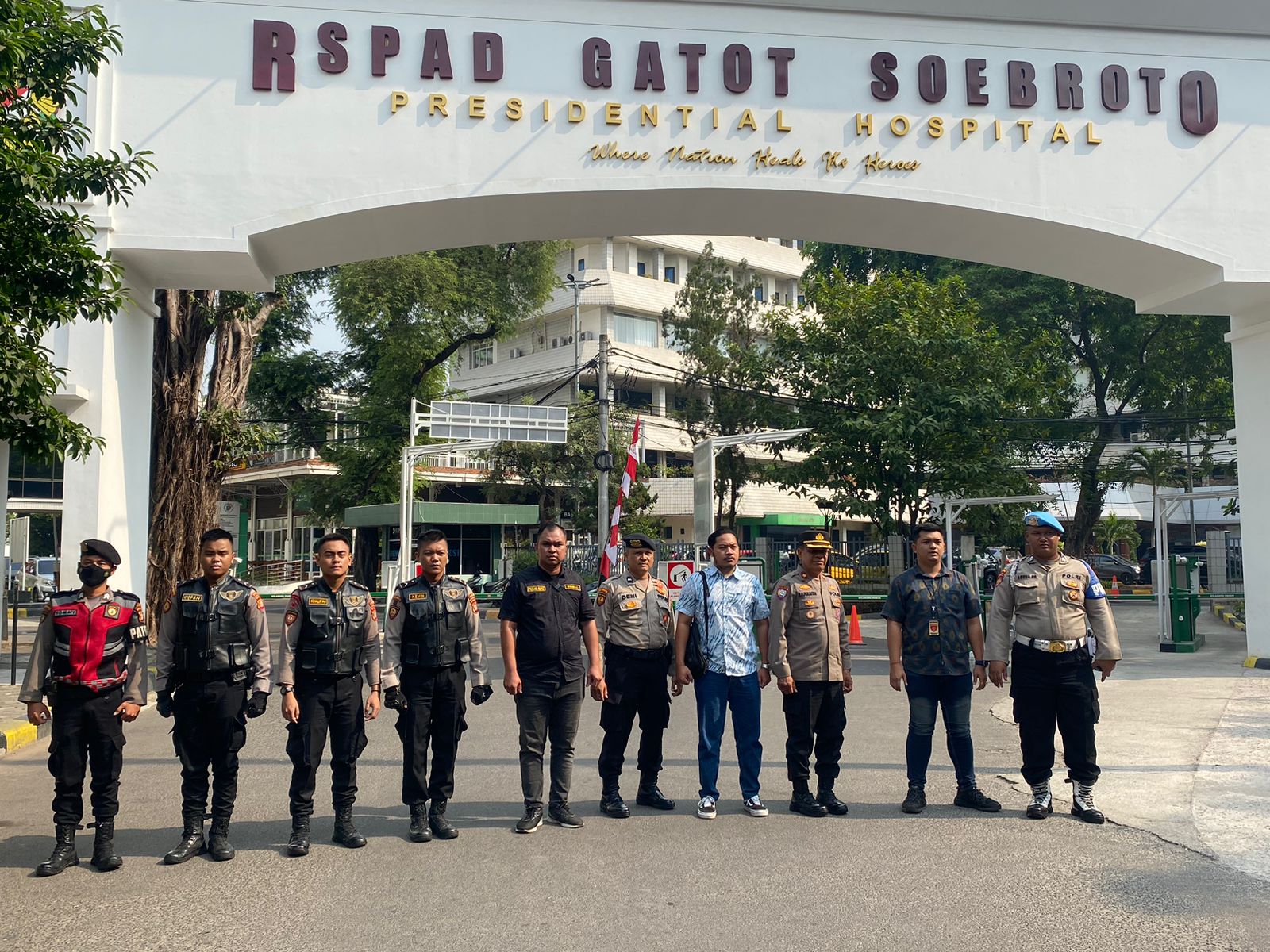 Polda Metro Jaya Siagakan 285 Personel Amankan Medical Check Up Capres-Cawapres